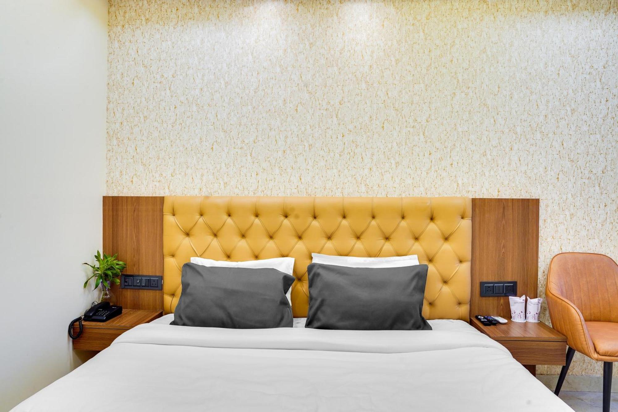 Hotel O Anjaney Palace Bhopal Eksteriør billede